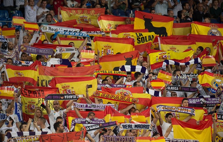 U INAT KATALONCIMA Bernabeu protiv Espanyola okićen tisućama španjolskih zastava