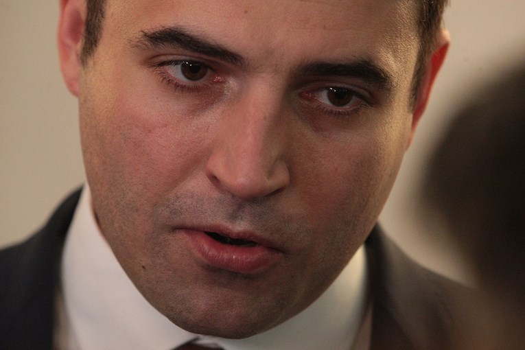 SDP puca po šavovima, Bernardić ponudio ostavku na mjesto saborskog zastupnika