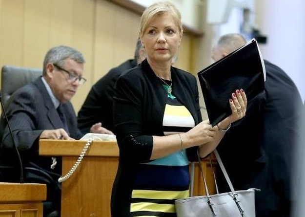 FOTO Ministrica Bernardica pokazala noge u šarenoj haljini