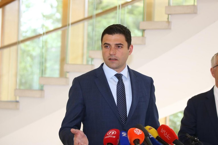 VIDEO Bernardić: Ovo je trgovačka koalicija, zastupnici su kupljeni