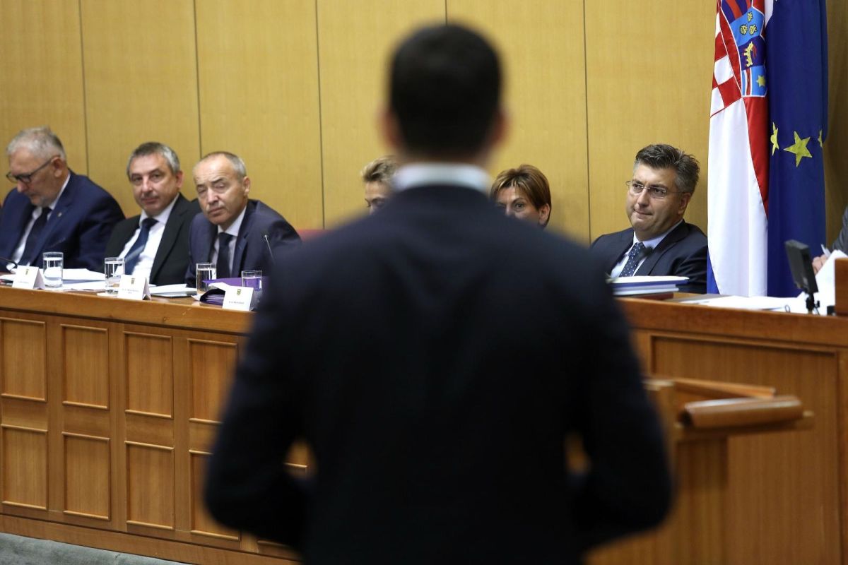 Pogledajte svađu Plenkovića i Bernardića: "Ljudi moraju znati što se događa u Agrokoru"