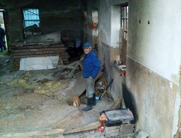 DUH BOŽIĆA Dobri ljudi pomogli su beskućniku Andriji da nakon ruševine bez prozora dobije topli dom