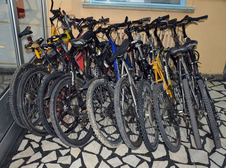 Zagrebačka policija rasprodaje pronađene stvari, bicikli za dijelove od 50 do 150 kuna