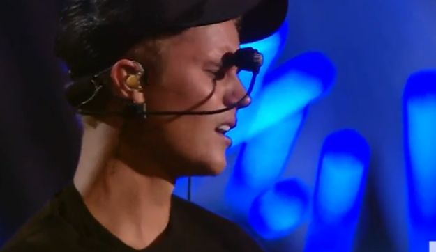 Bieber se rasplakao na pozornici