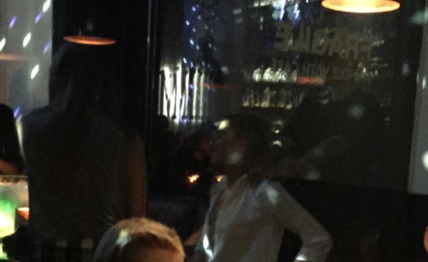 FOTO Bieber u Zagrebu trusio pivo pa masirao zgodnu hrvatsku manekenku