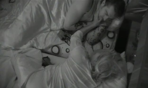 Najšokantniji par u BB kući: "Budi kraj mene, volim kad se smiješ"