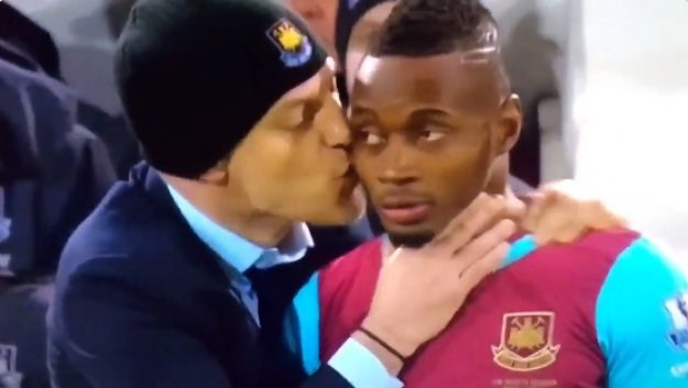 Evo zašto ga igrači obožavaju: Pogledajte kako Bilić ljubi Sakhoa prije ulaska u igru