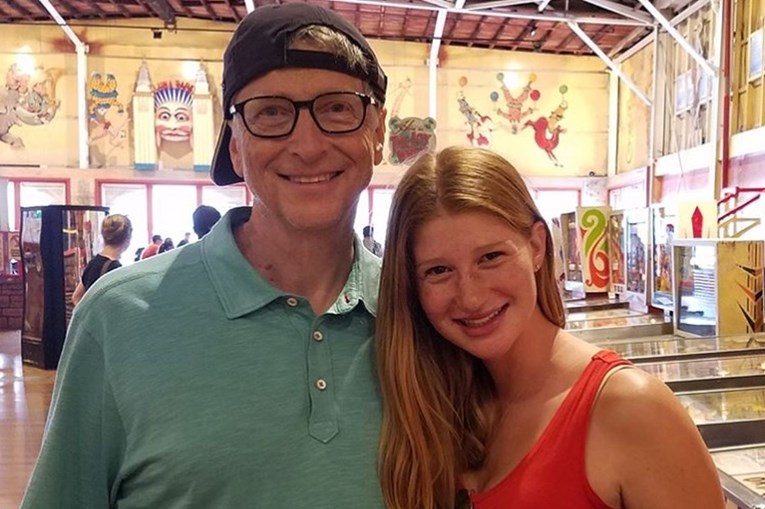 Kći Billa Gatesa uskoro će diplomirati, a on joj je kupio poklon vrijedan 16 milijuna dolara