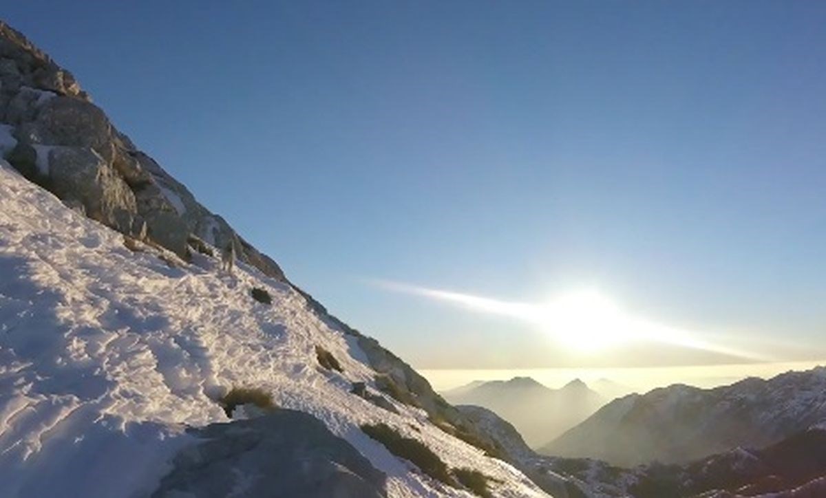 Snijeg pao u Dalmaciji, bijeli su vrhovi planina