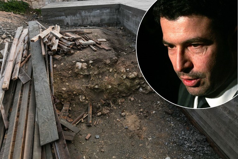 Na Biševu zatvoreno gradilište bivšeg partnera Hrvoja Vojkovića: "Grade bazen na ostacima samostana"