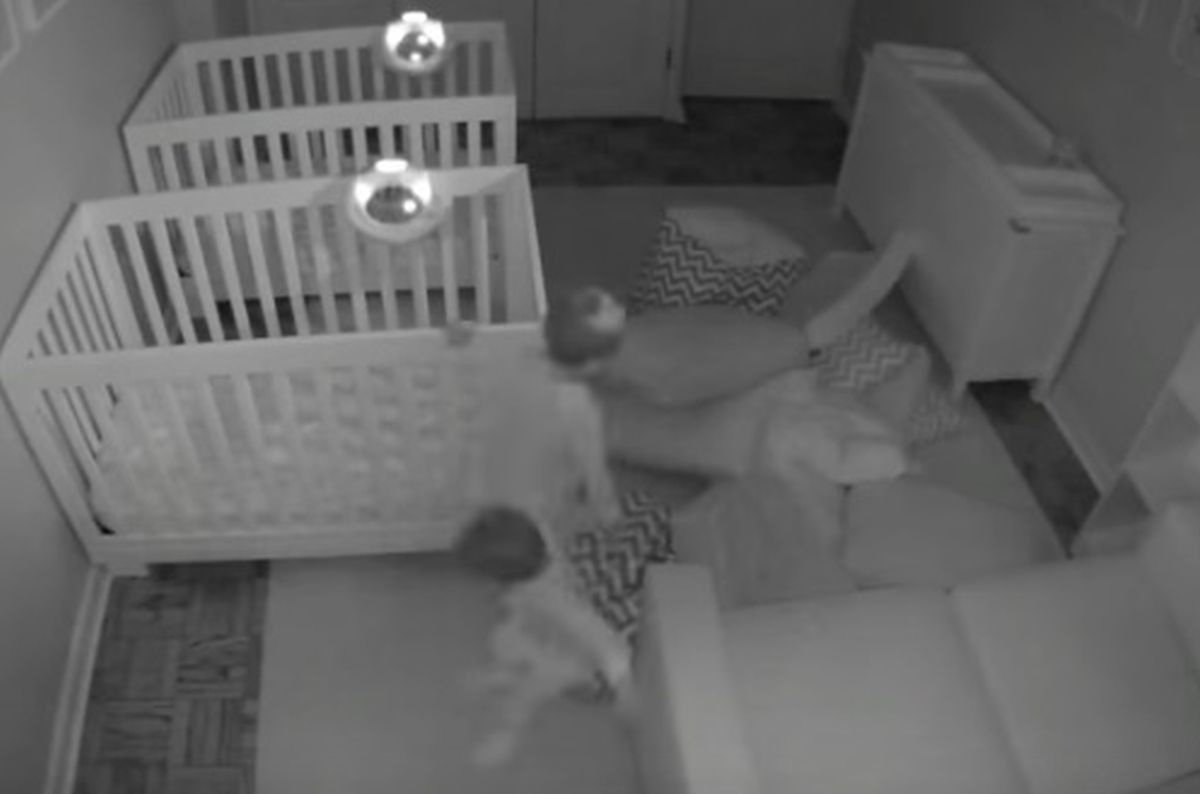 VIDEO Potajno snimili dvogodišnje blizance preko noći, sljedeći dan snimka postala hit na internetu