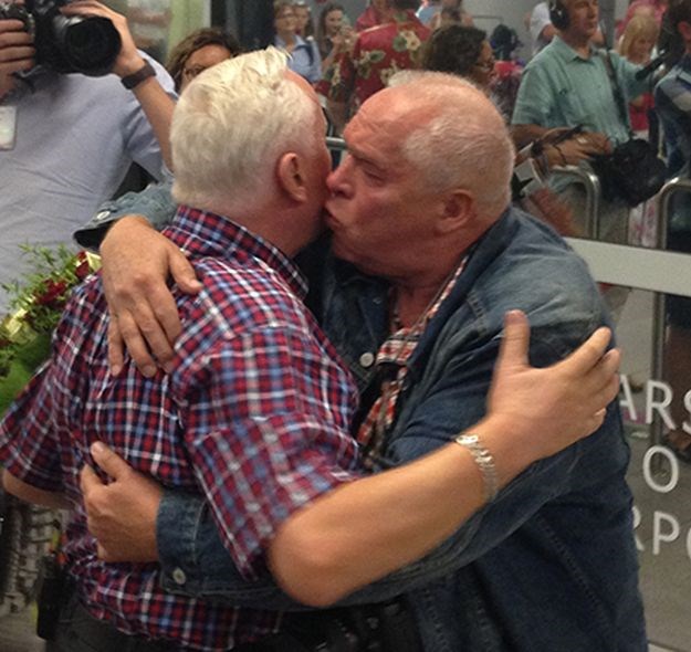 Blizanci bili razdvojeni gotovo 70 godina, ovako je izgledao njihov emotivni prvi susret