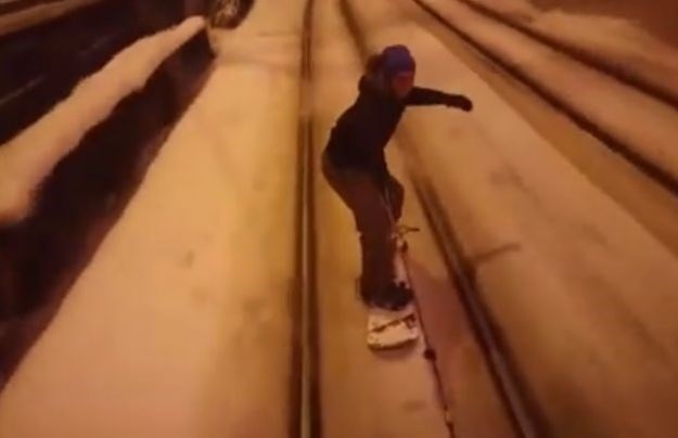 Ovo nemojte pokušavati sami: Zagrepčanin boardao između tračnica zakačen za tramvaj