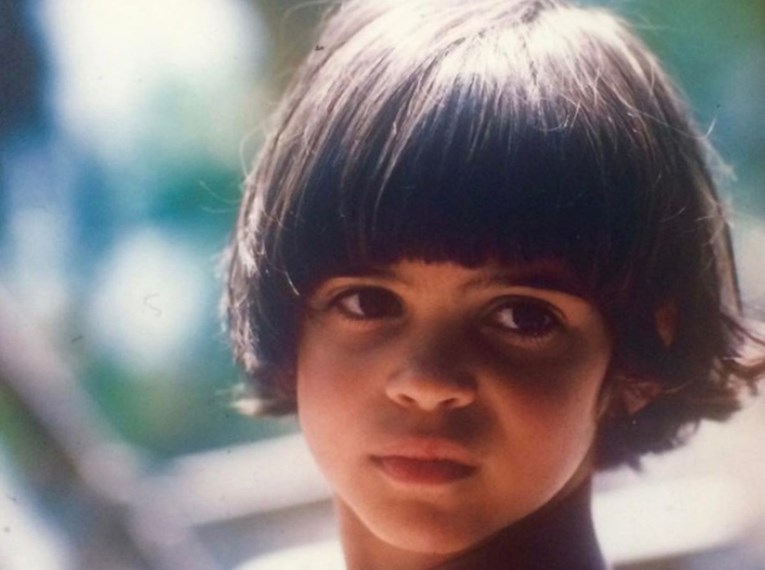 Jedna od najljepših hrvatskih glumica fotkom iz djetinjstva dokazala da je oduvijek bila preslatka