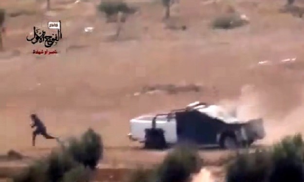 ISIS-ov bombaš samoubojica se predomislio pa pobjegao iz auta punog eksploziva, kamere sve snimile