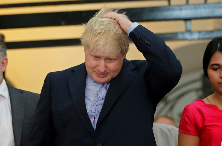 Boris Johnson spriječen u recitiranju kolonijalističke pjesme u Burmi