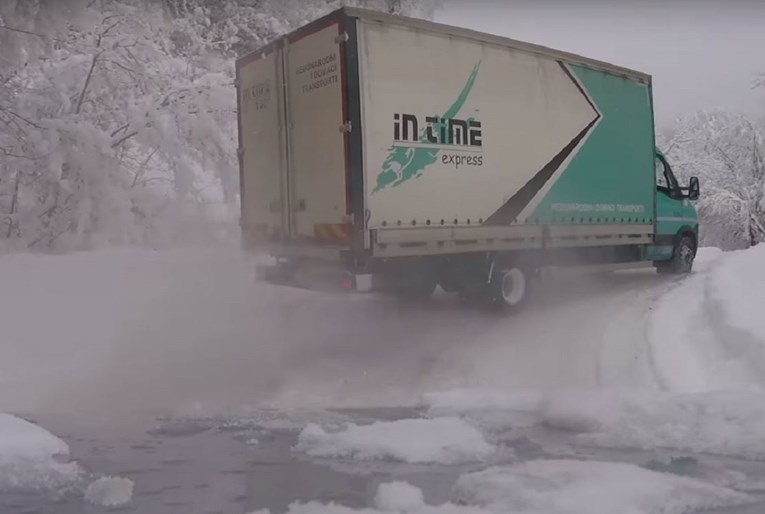 Bosanac driftao kamionom po snježnim planinama: "Ne pokušavajte to napraviti sami"