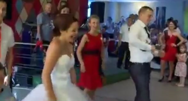 VIDEO Bosanci gostima na svadbi spremili iznenađenje i postali hit na Balkanu