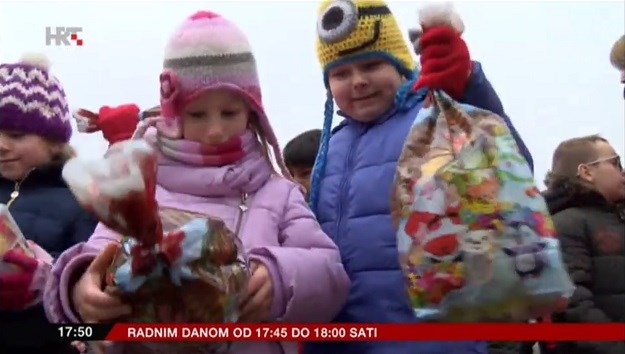 Vukovarska učiteljica zabranila da srpska djeca dobiju darove