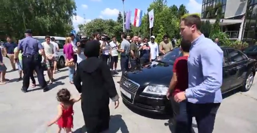 VIDEO Žena s djetetom u Zagrebu stala pred auto novog ministra policije