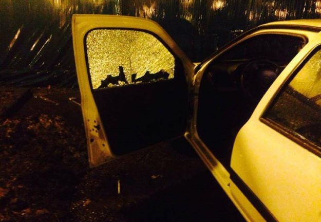 Boži Petrovu razbijeno staklo na autu nakon gostovanja u HRT-ovoj "Piramidi"