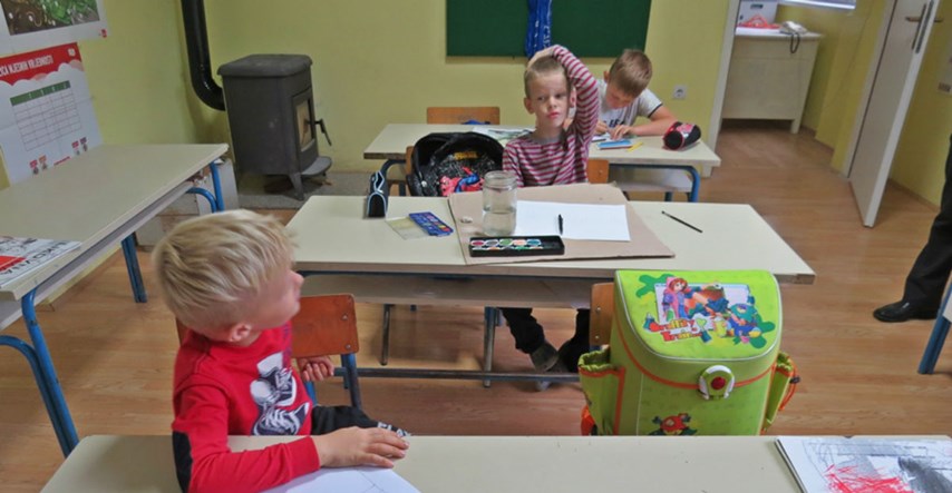 Tužnim pričama iz Slavonije nema kraja: Osnovnu školu Drenje pohađaju samo tri brata u jednom razredu