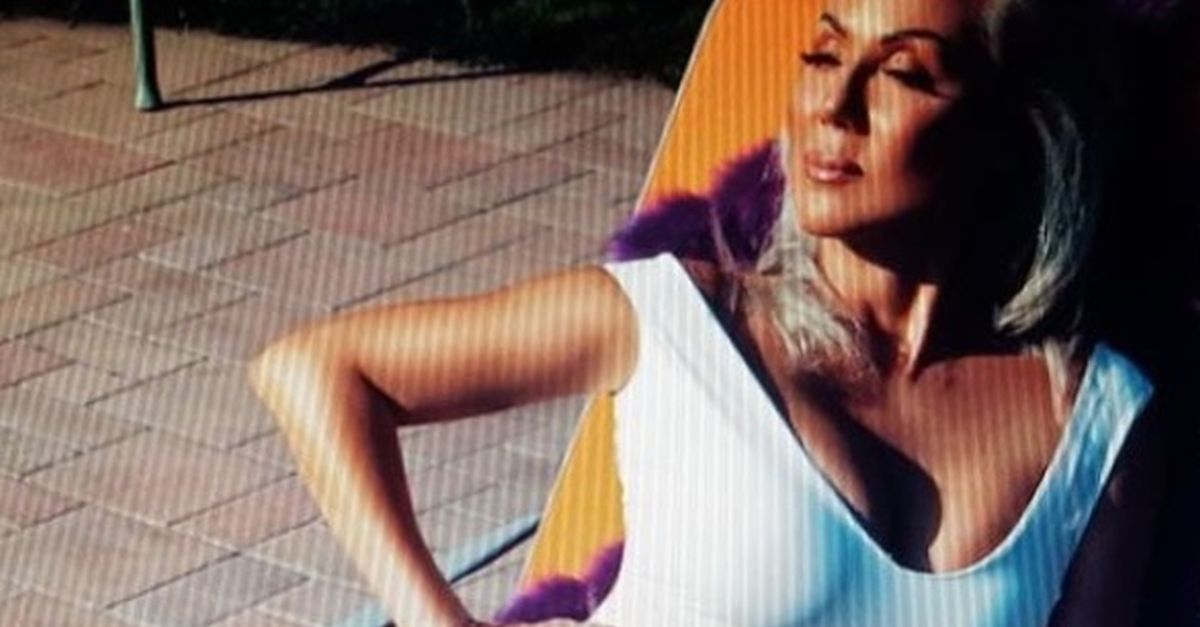 FOTO Lepa Brena u bijelom badiću pokazala fenomenalno tijelo u 57. godini