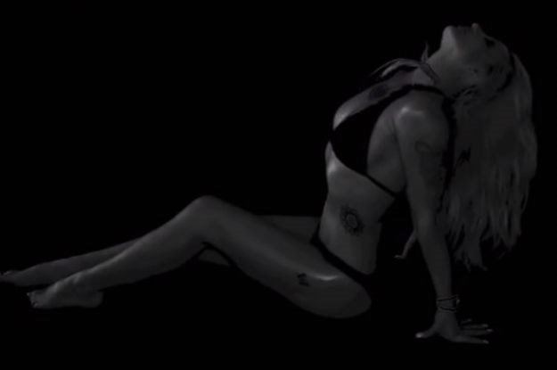 Britney Spears sexy videom u crnom bikiniju ruši internet