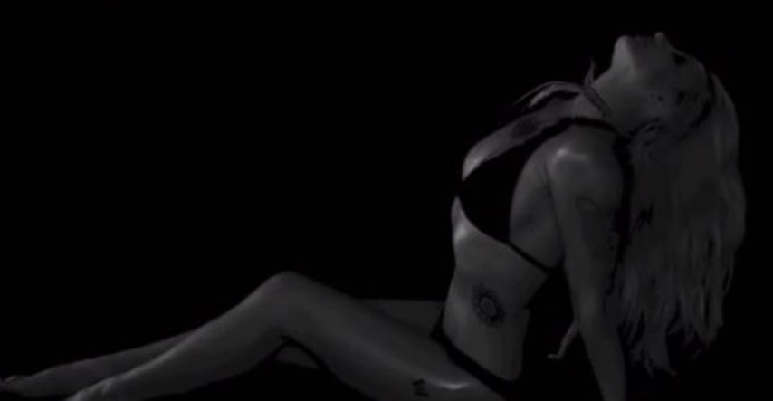 Britney Spears sexy videom u crnom bikiniju ruši internet