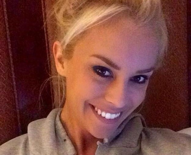 Njen otkaz traži 10.000 ljudi: Američka ljepotica vratila se na posao nakon sramotnog ispada