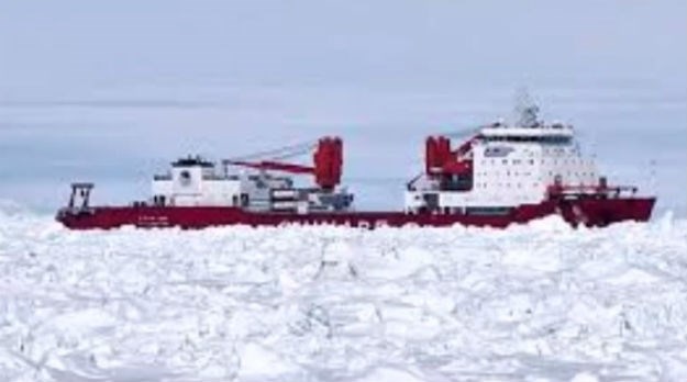 Spasioci pokušavaju doći do broda s 26 ljudi koji su zarobljeni u ledu na Južnom polu