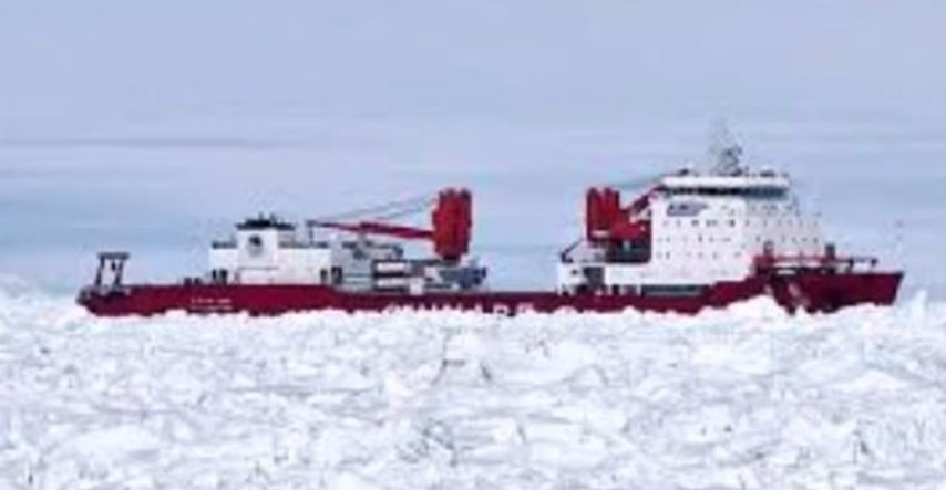 Spasioci pokušavaju doći do broda s 26 ljudi koji su zarobljeni u ledu na Južnom polu