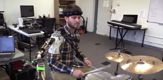 Budućnost glazbe je ovdje: Pogledajte što sve može bubnjar s tri ruke