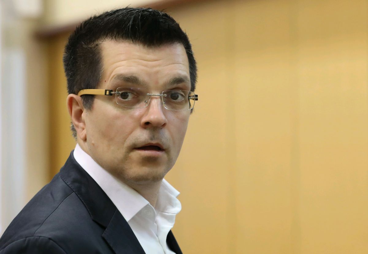 BURNO U SABORU "Vlada je pala na Agrokoru, Lex Agrokor spašava propalog tajkuna"