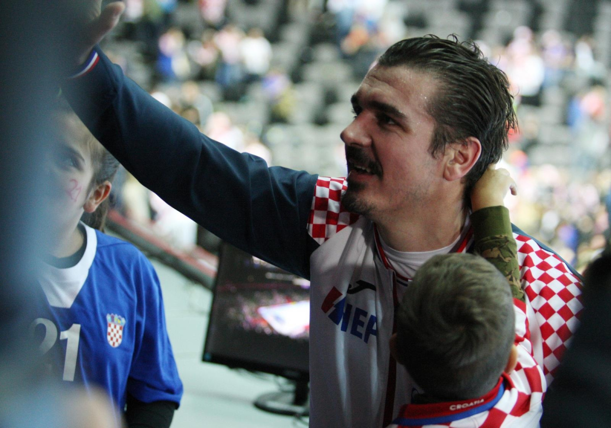 NAKON 13 GODINA NAPUŠTA HRVATSKI DRES Denis Buntić se oprostio od reprezentacije