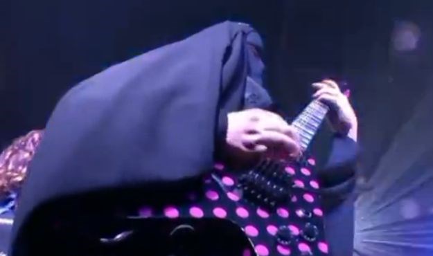Tko kaže da burke i heavy metal ne idu zajedno?
