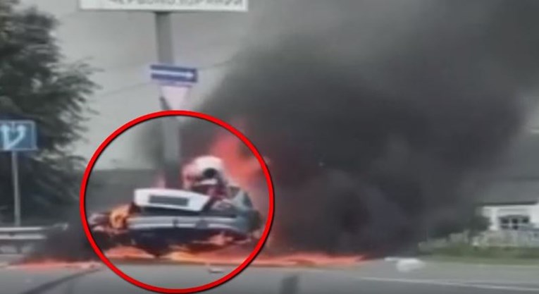 VIDEO Čovjek pobjegao iz gorućeg automobila nekoliko sekundi prije eksplozije