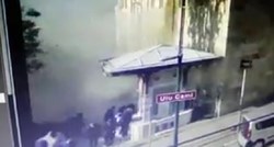 VIDEO Snimljen trenutak samoubilačkog napada ispred povijesne džamije u turskom gradu Bursi