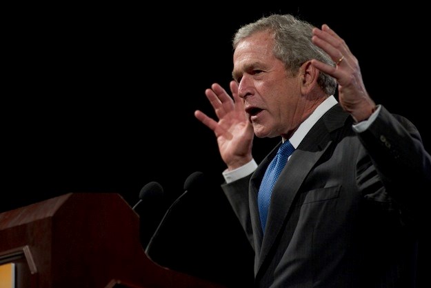 George W. Bush pridružio se bratovoj kampanji, pa opleo po Donaldu Trumpu