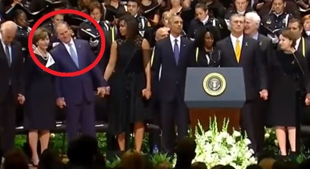 VIDEO George Bush šokirao naciju: Pogledajte što je napravio na komemoraciji u Dallasu
