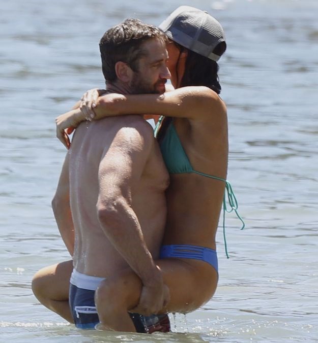 Gerard Butler ne skida ruke s nje: Ona je uspjela smiriti holivudskog plejboja