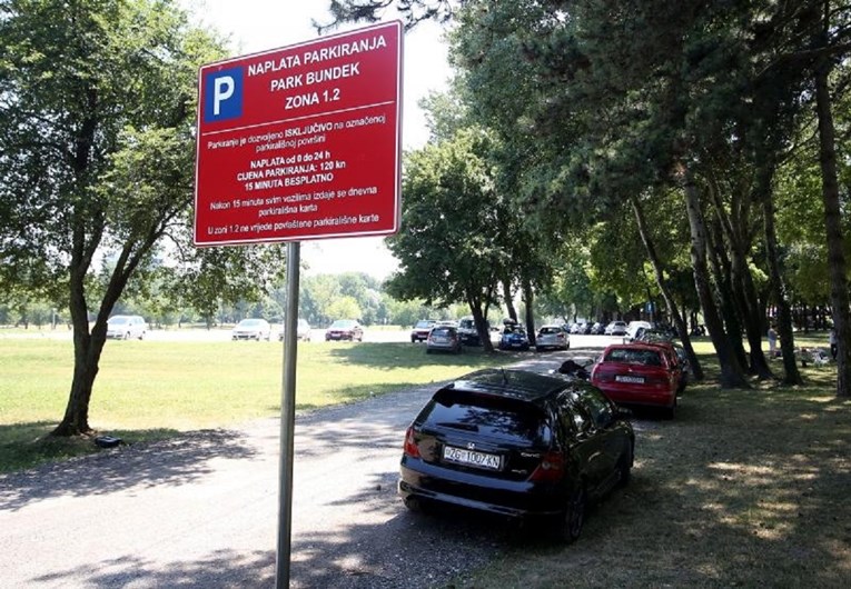 Parking na Bundeku od danas košta 120 kuna