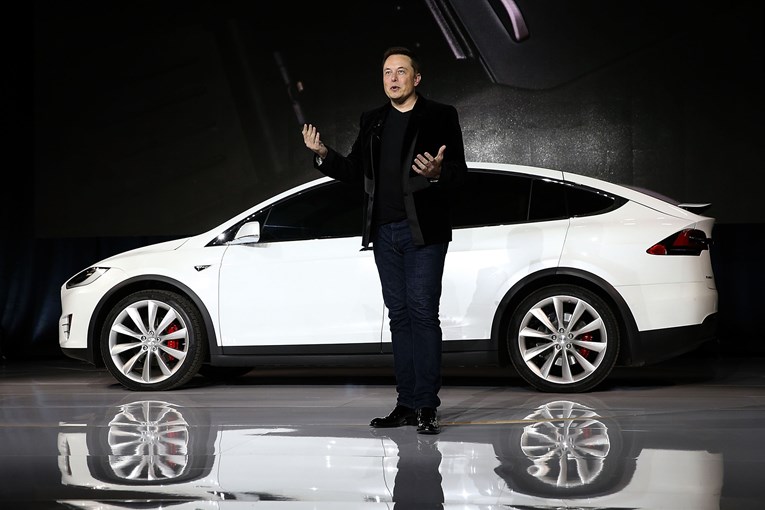 Službeno predstavljen Tesla Model X