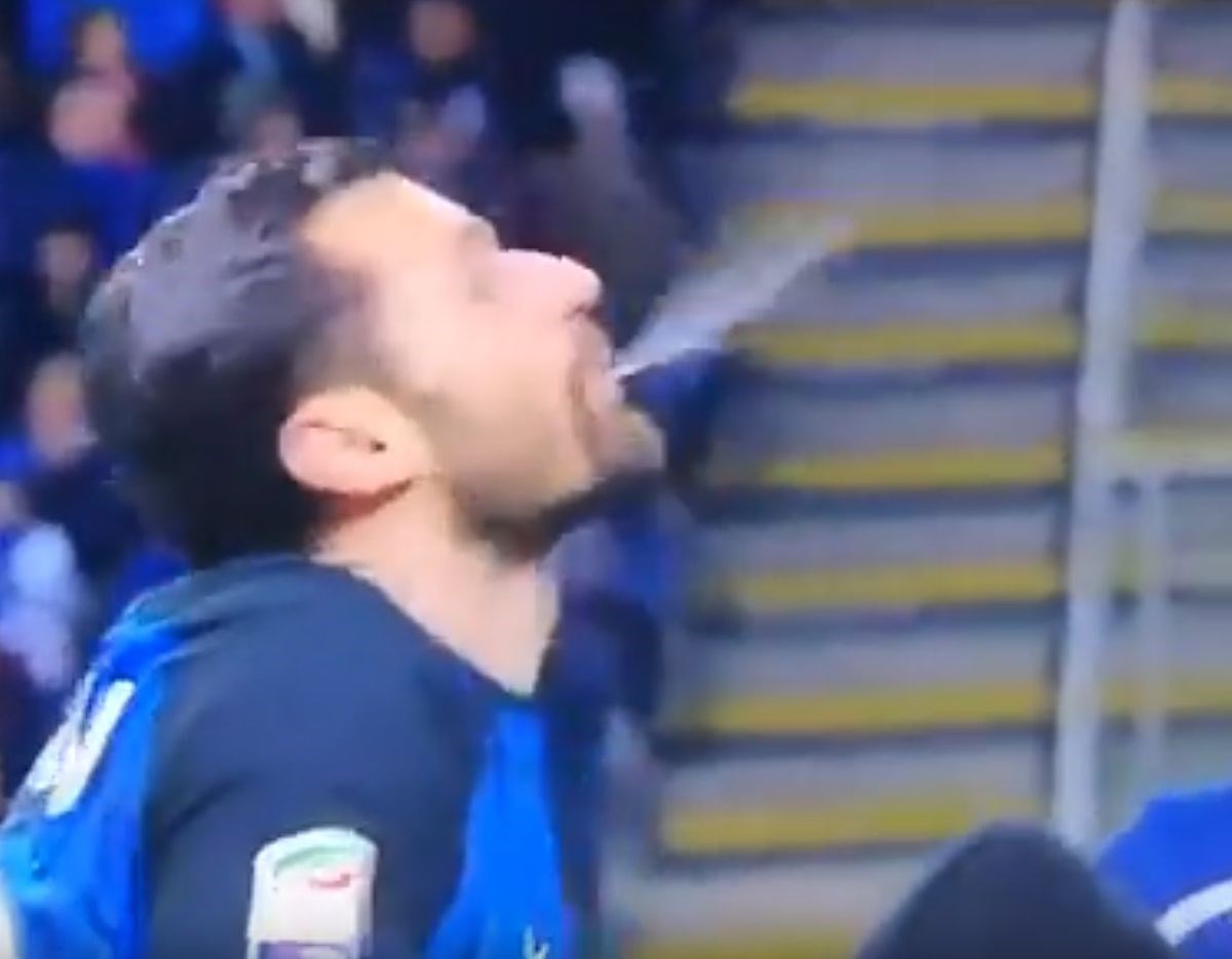 "JEBENI MRTVACI" Candreva pljunuo na vlastite navijače
