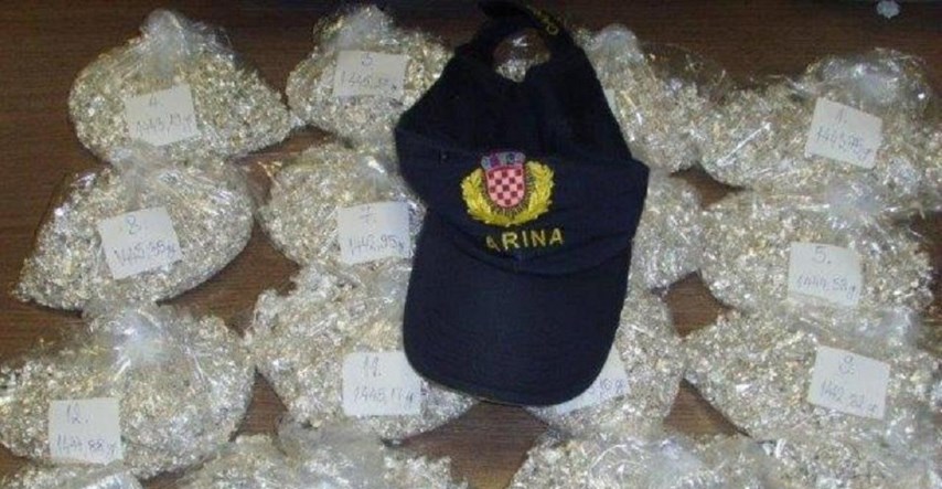 Carinici na GP Bajakovo oduzeli 22.4 kilograma srebra otkrivenog u osobnom vozilu