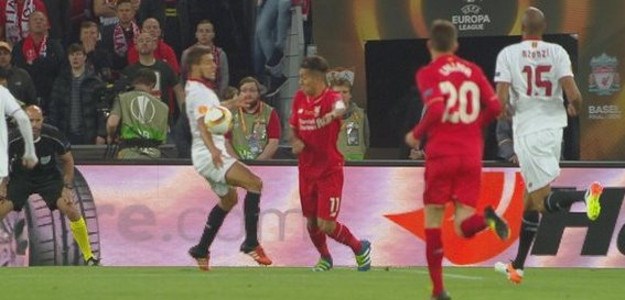 Liverpool oštećen za dva nedosuđena penala u jednom napadu!