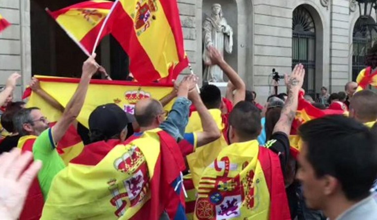 VIDEO Fašisti u Barceloni prosvjedovali protiv katalonske neovisnosti: "Živio Franco!"