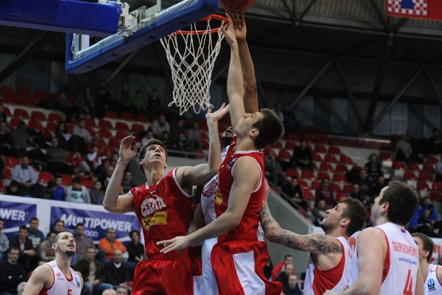 Cedevita bezbolnim porazom od Crvenog oktobra prošla u Top 16 Eurokupa
