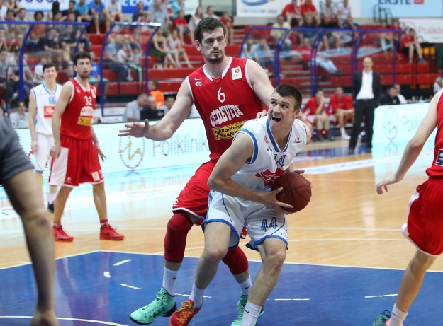 Cedevita u zadnje dvije minute slomila Cibonu i povela 2-0 u finalu
