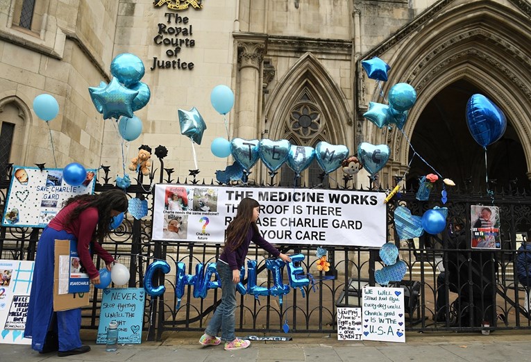 PRESUDA Odbijen zahtjev roditelja: Charlie Gard će umrijeti u hospiciju